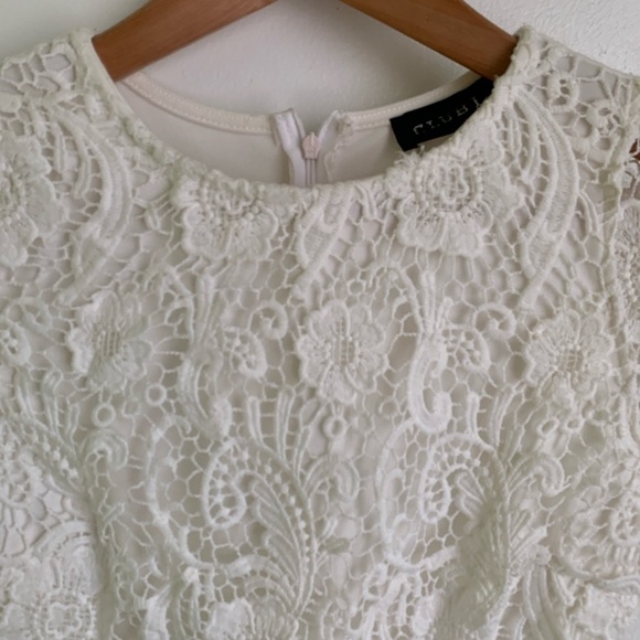 Club L White Lace Bodycon Dress - Picture 4 of 7